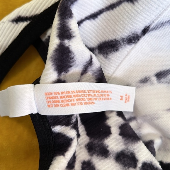 Cropped tie-dye workout top - Picture 6 of 6